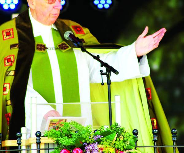 Eucharistieviering in Park Stakenkamp