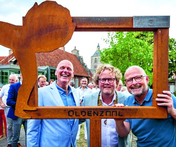 Rotary Club Oldenzaal schenkt ‘Het Doorkijkje’ aan Oldenzaalse gemeenschap