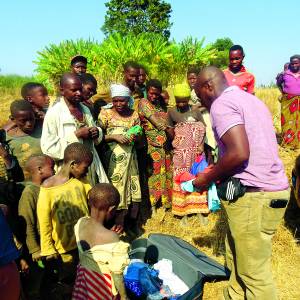 Help de kinderen in Burundi