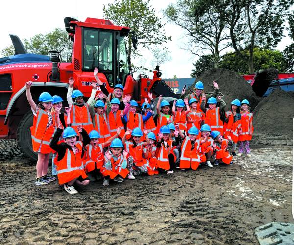 Basisschool De Leemstee gestart met het thema: ‘Wij bouwen met elkaar aan een nieuw schooljaar’