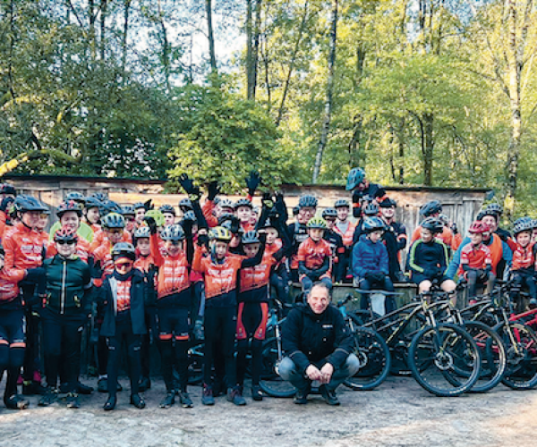 Nieuwe fietsen voor mountainbikevereniging Het Twentse Ros